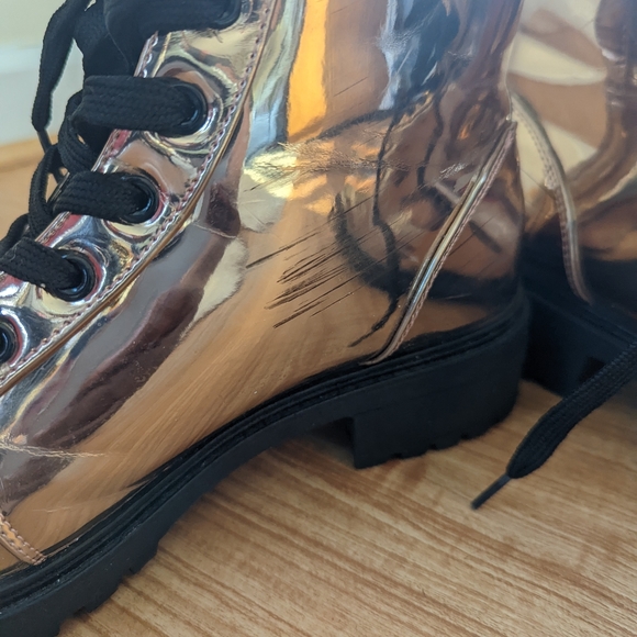 Matellic Boots - Picture 5 of 7